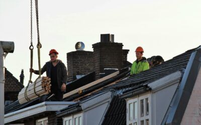 Les techniques de rénovation énergétique des toitures anciennes : comment optimiser la performance thermique